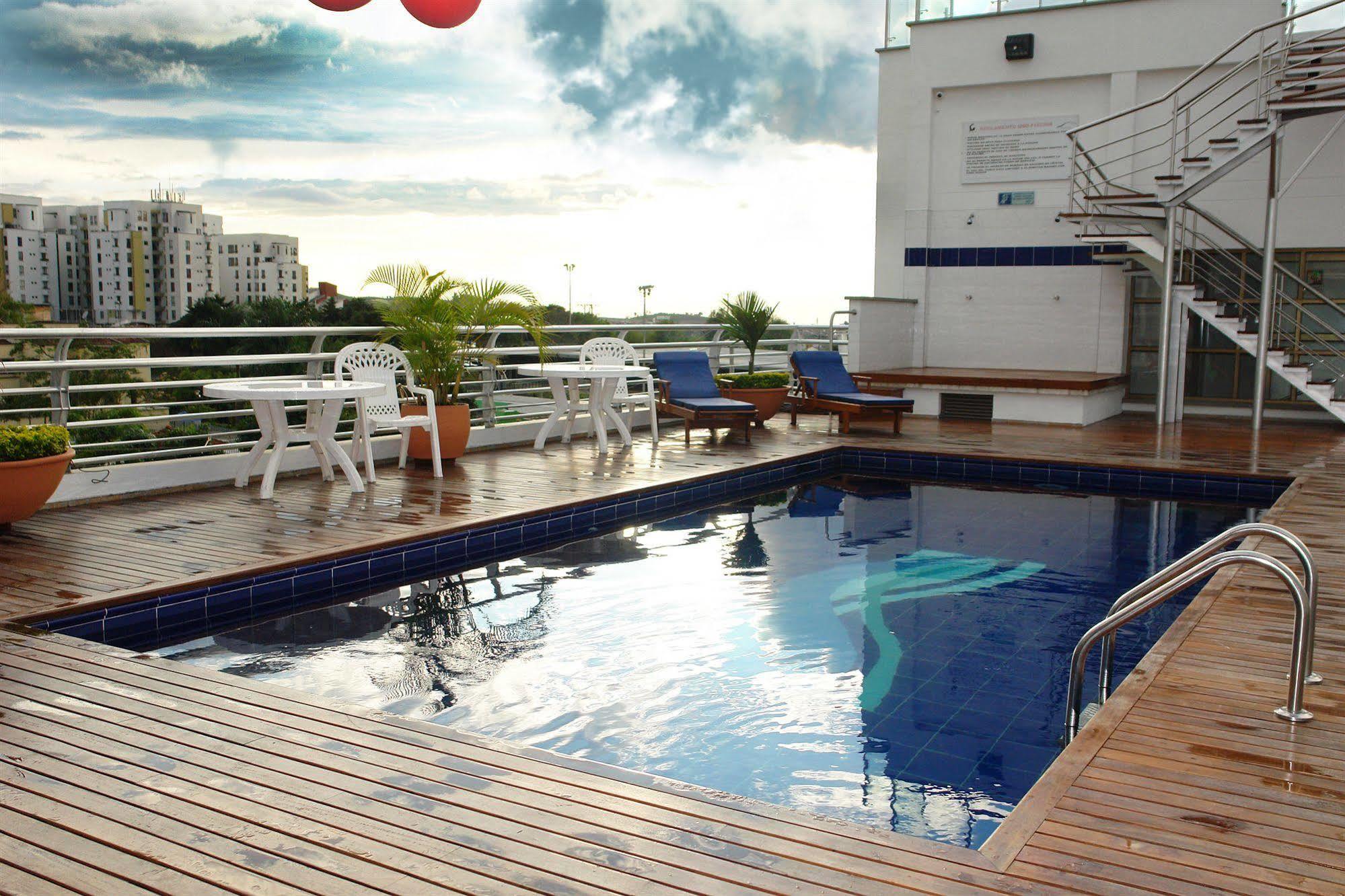 Top Deck Hotel Pereira Esterno foto